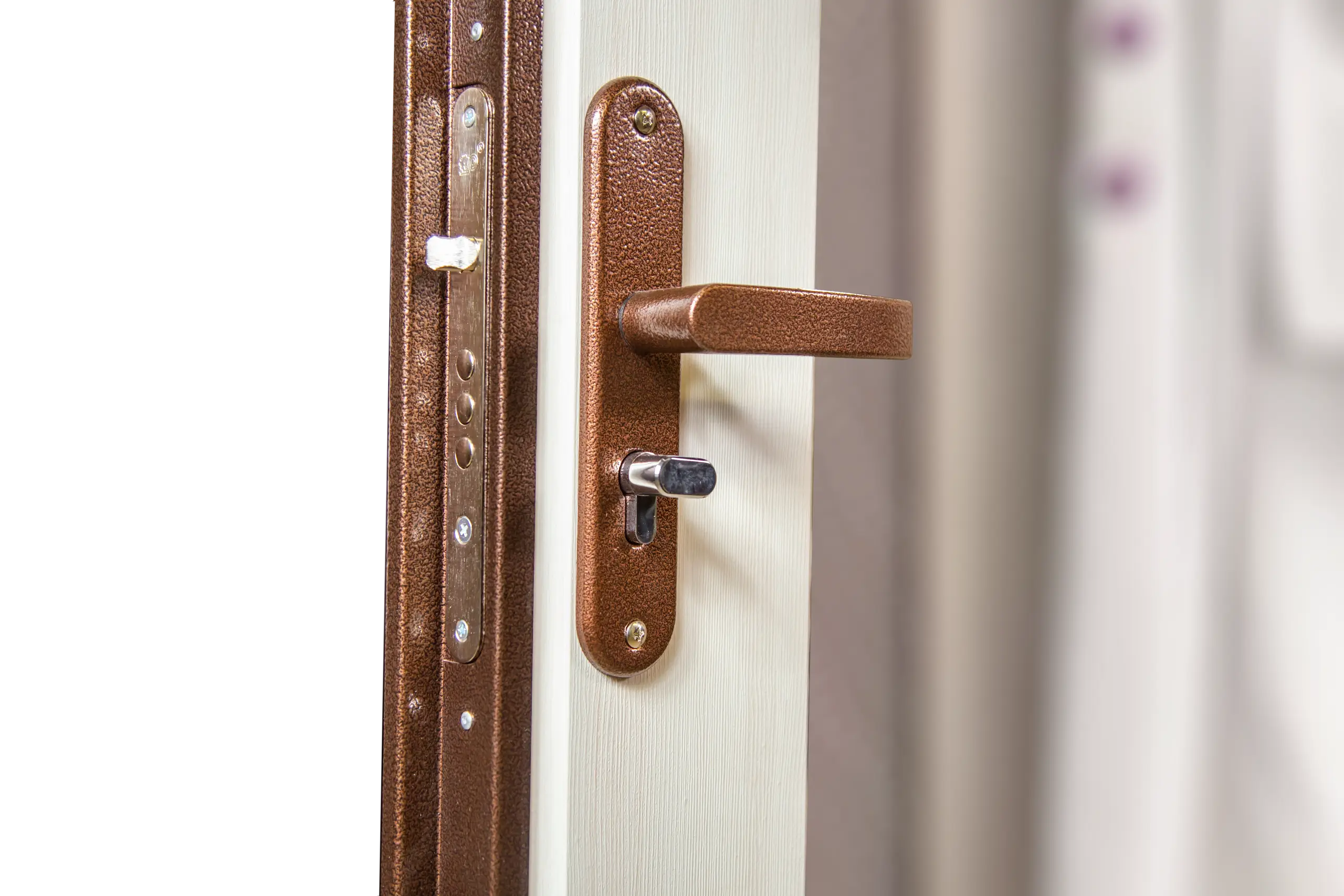 Дверь входная DOORBET